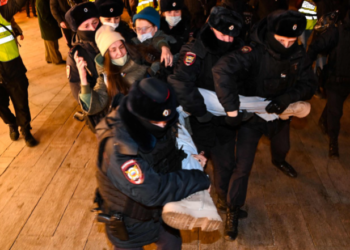 Rusi: Mbi 170 të arrestuar në protestat kundër luftës në Ukrainë