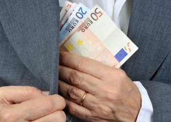 Mashtrohen tre persona në Graçanicë, iu morrën 30 mijë euro në këmbim të përfitimeve të granteve