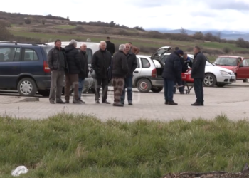 Serbët e Graçanicës me autobusë shkuan për të votuar në Serbi