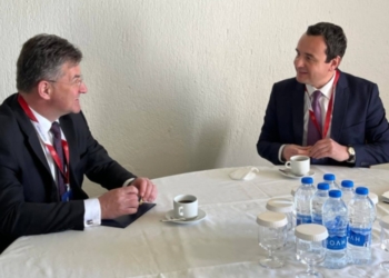 Kurti-Lajçakut: Kosova është e angazhuar për dialog që në qendër ka njohjen reciproke