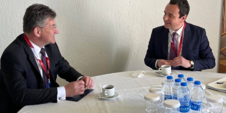 Kurti-Lajçakut: Kosova është e angazhuar për dialog që në qendër ka njohjen reciproke