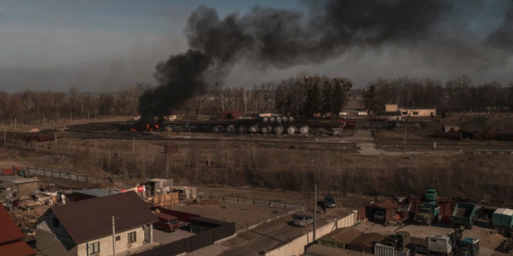 Rusia thotë se ka goditur një fabrikë raketash në Kiev