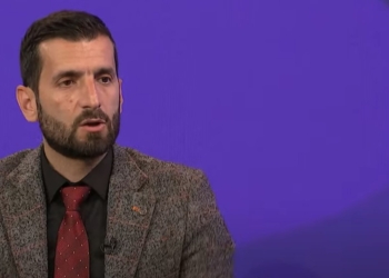 Demhasaj: Përfolja e madhe e ambasadorit Berishaj, e mjaftueshme për shkarkim