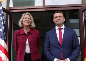 Donfried: BE-ja t’i nisë sa më parë bisedimet me Shkupin dhe Tiranën