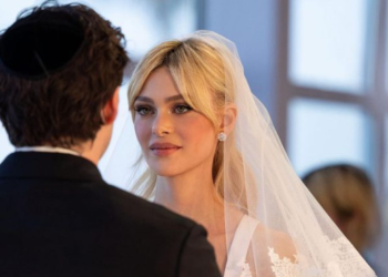 Victoria Beckham i uron mirëseardhjen në familje nuses së djalit