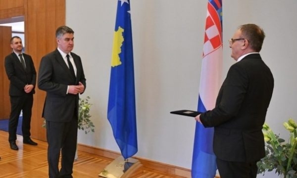 Raportime për skandal financiar, ambasadori Berishaj mohon akuzat