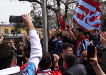 “Fluks” i madh i tifozëve në Trazbon, të gjitha biletat u shitën për 26 sekonda!