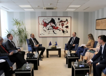 Zëvendëskryeministri Bislimi pret në takim delegacionin e Komisionit Evropian