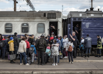 Sulm me raketa në stacionin e trenit në Ukrainë