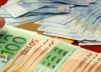 Prishtinë, i vidhet një burri çanta me 8 mijë euro në të