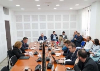 Tensione në raportimin e Hajdarit në Komisionin për Ekonomi, ndërpritet mbledhja