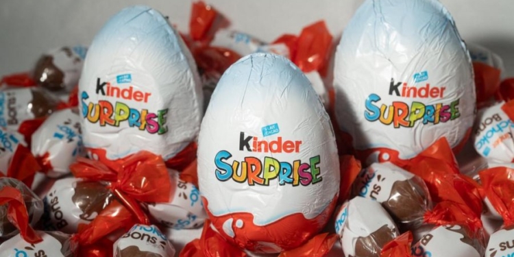 Dyshime për virusin salmonela, AUV-i largon nga tregu disa produkte të “Kinder”