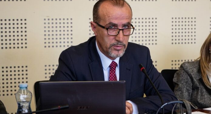 Haxhiu: Tërheqja e parave nga Trusti s’duhet të trajtohet me inate politike