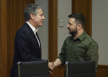 Takimi i Blinken me Zelenskyn zgjati 3 orë