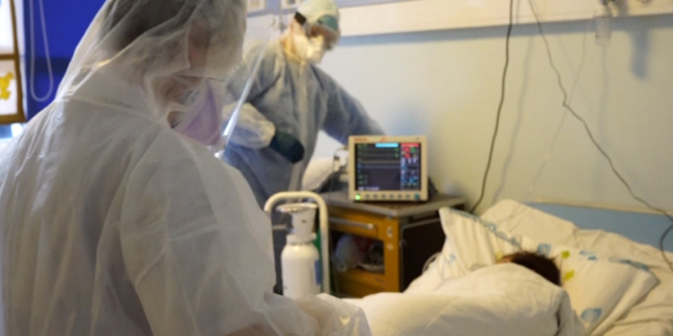 9 pacientë me Covid-19 po trajtohen në ShSKUK