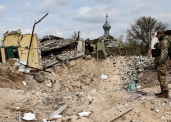 Ukraina sulmon një fshat afër kufirit me Rusinë