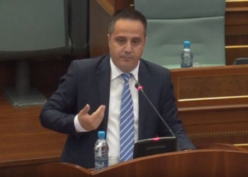 Selmanaj: Kurti dikur thoshte se kush e shkel Kushtetutën është super kriminel