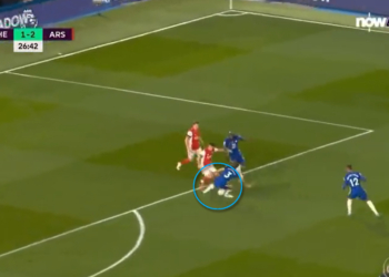 Xhaka ishte fantastik në “Stamford Bridge”, driblimi i tij ndaj Lukakut dhe Alonsos bëhet viral