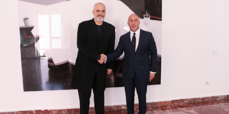 Haradinaj takohet me Ramën, këto tema u diskutuan