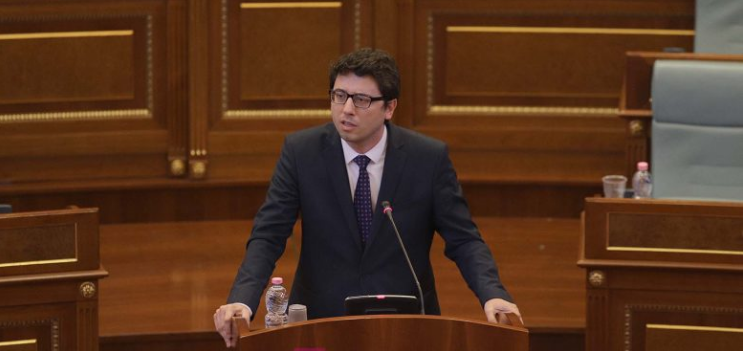 Murati: 100 euro mund t’iu duken pak atyre që shpenzojnë mijëra euro në armë e fishekë