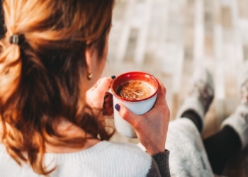 Pse nuk duhet ta pini kafenë me stomak bosh