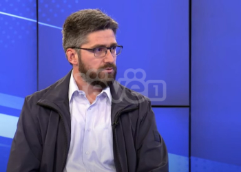 Gjonbalaj: Për 3 muaj, mbi 64 mjekë kanë marrë certifikata për të realizuar kontrata jashtë vendit