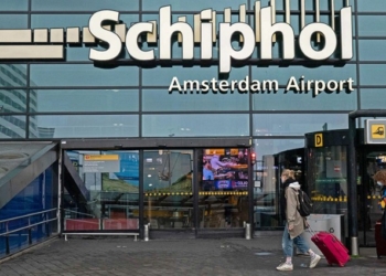 Për shkak të një greve në Amsterdam, u anuluan dhjetëra fluturime në aeroport
