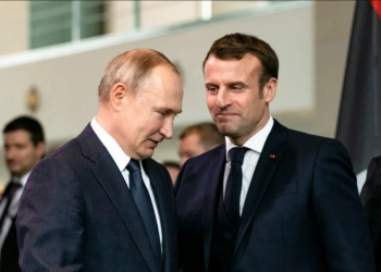 Putin përgëzon Macronin për fitoren në zgjedhjet franceze