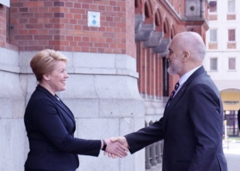 Rama vizitë në Gjermani, takohet me kryetaren e Bashkisë së Berlinit