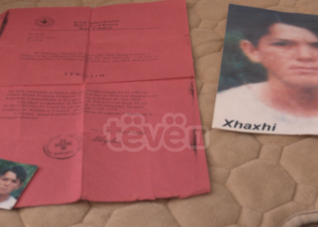 Në pritje për të zbuluar fatin e të birit