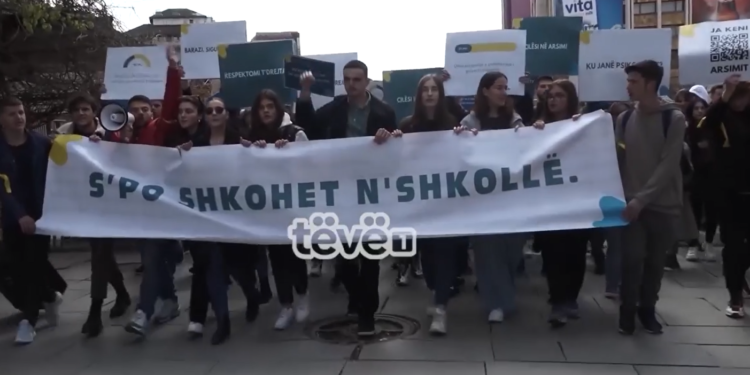 “S’po shkohet n’shkollë”, paralajmërohet protestë e re nëse nuk ka reflektim nga institucionet