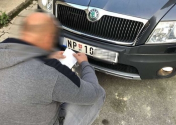 Nisin takimet për targat