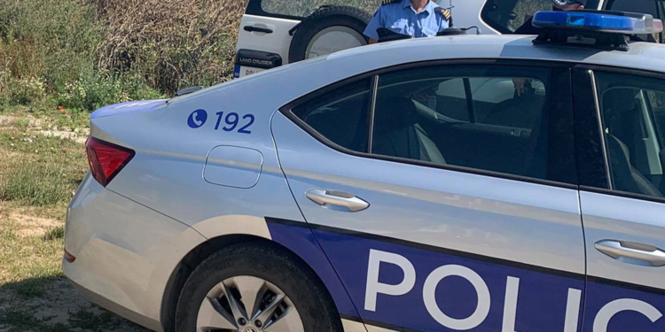 Dikush ia preu gypat e frenimit të veturës në Graçanicë, policia nis hetimet