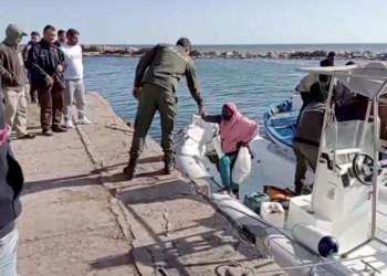 Dhjetëra të vdekur pasi katër varka u përmbysën në brigjet e Tunizisë