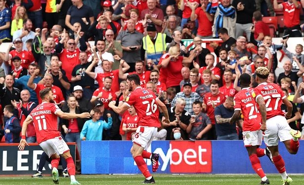 Skuadra me histori Nottingham Forest, rikthehet në Premier League