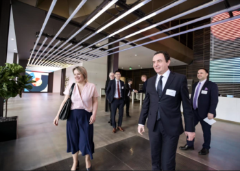 Kryeministri Kurti takohet me drejtues të kompanisë Uber në SHBA