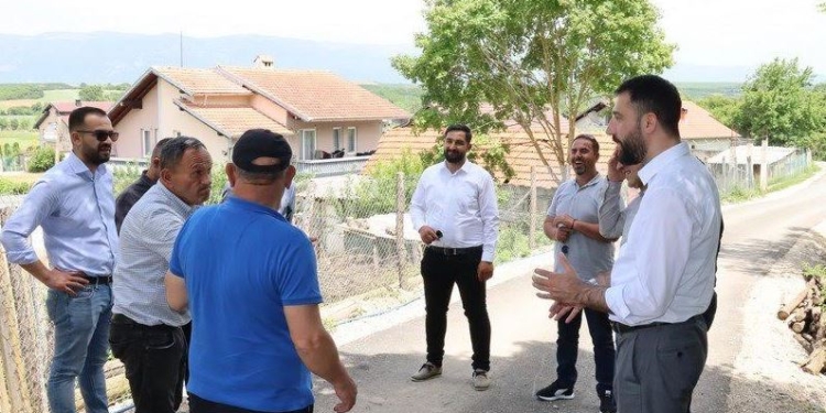 Krasniqi vizitë në Istog, diskuton me Feratin për projektet e bashkëfinancuara