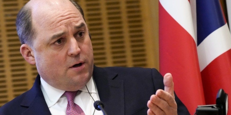 Wallace: Britania do të mbështesë Finlandën e Suedinë nëse sulmohen nga Rusia