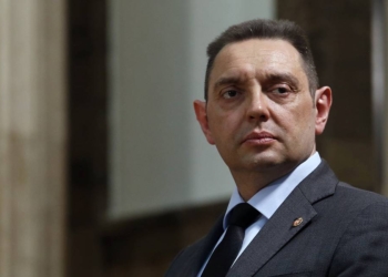 Vulin përsëri i fyen shqiptarët me termin “shiptar”