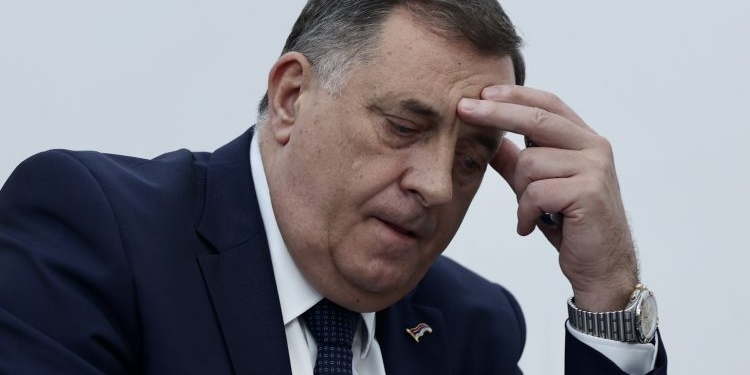 Dodik kërcënon të krijojë ushtrinë e Republika Serbe