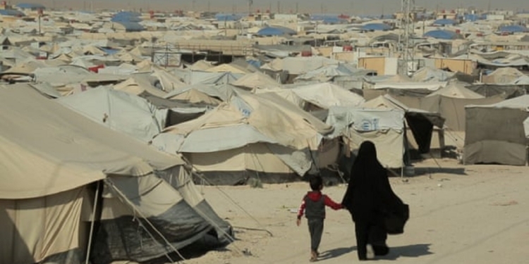 4 gra dhe 9 fëmijë shqiptarë nxirren nga kampi i ISIS në Siri