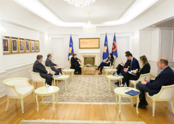 Osmani pret delegacionin nga Komisioni i Venecias