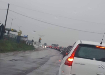 Kolonë e gjatë në Vushtrri, 2 orë për të arritur në fshatin Stanofc