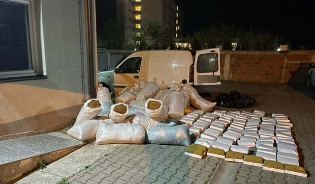 Policia sekuestron mbi 600 kilogramë duhan të papërpunuar