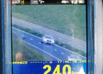 Voziti 240 km/h, i konfiskohet leja nga policia dhe dënohet me 300 euro