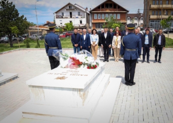 Krasniqi përkujton 24 vjetorin e rënies së heroit Bahri Fazliu