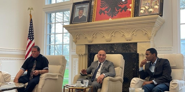 Haradinaj me kongresmenin Torres për darkë te familja Gecaj në Amerikë