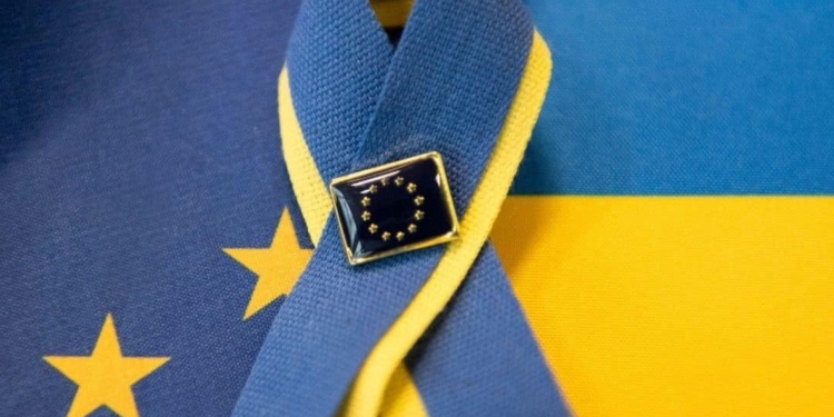 Shqipëria kremton Ditën e Evropës në mbështetje të Ukrainës