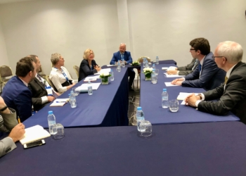 Nënshkruhet marrëveshja mbi 6 milionëshe mes Kosovës dhe BERZh-it për Energji Efiçiente