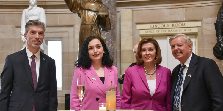 Osmani merr pjesë në darkën e organizuar nga Pelosi